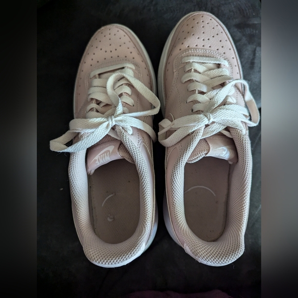 Nike Women's Court Vision Alta Shoes, size 9 - Picture 5 of 7